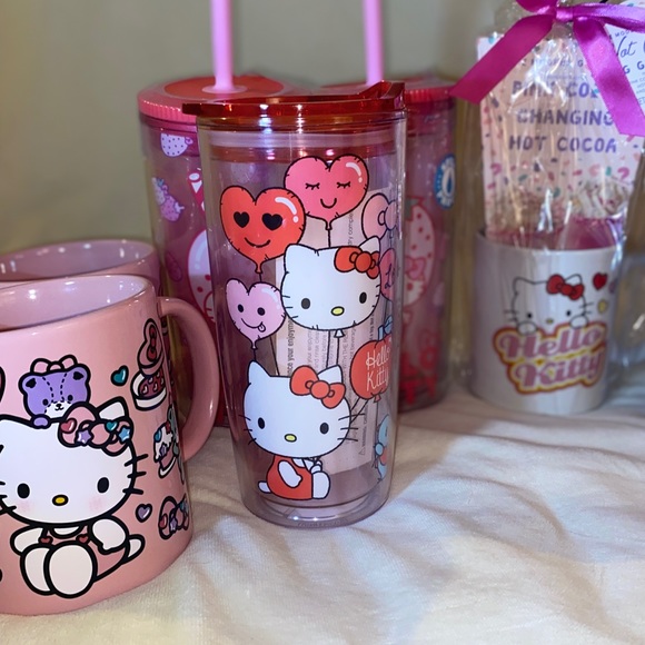 Hello Kitty Tumbler - Picture 3 of 3